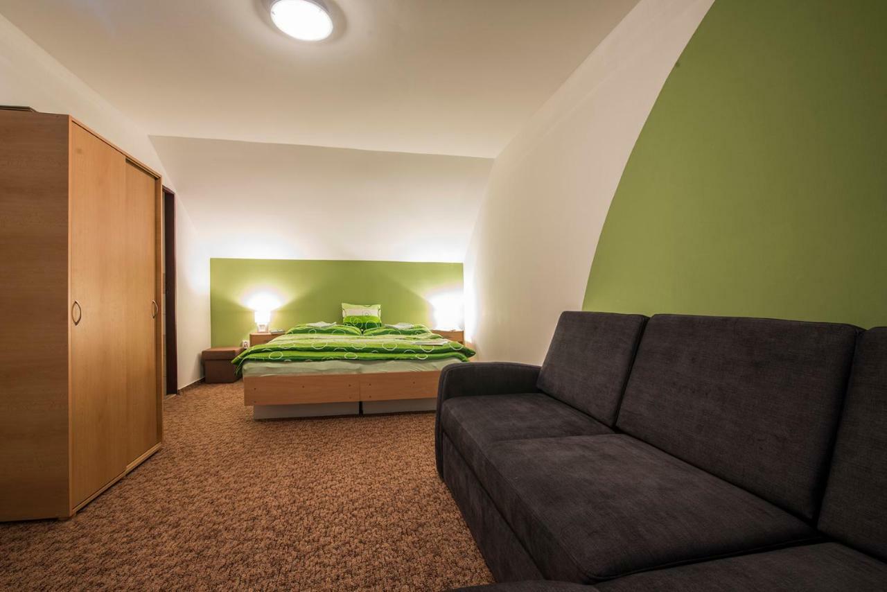 Privat Jonas Villa Strba Luaran gambar