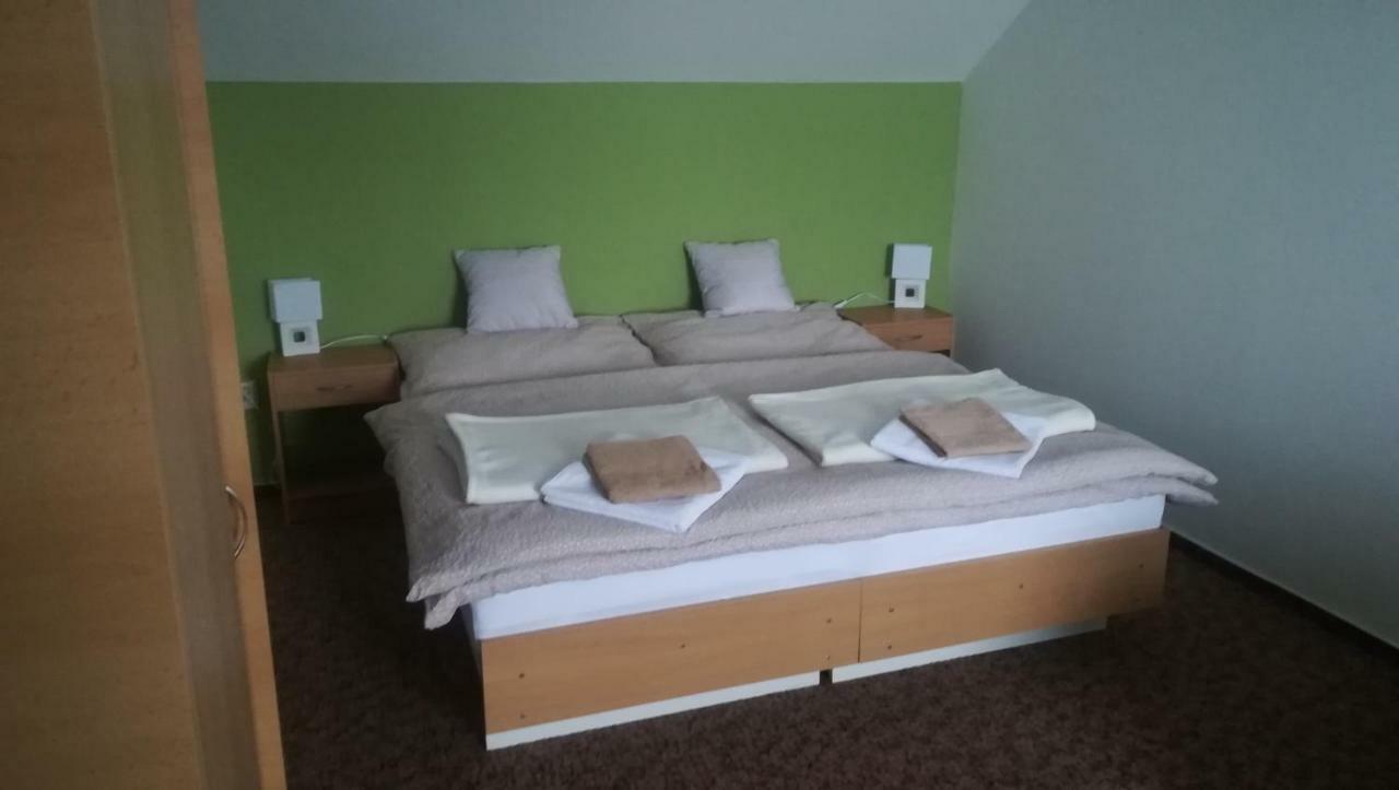Privat Jonas Villa Strba Luaran gambar