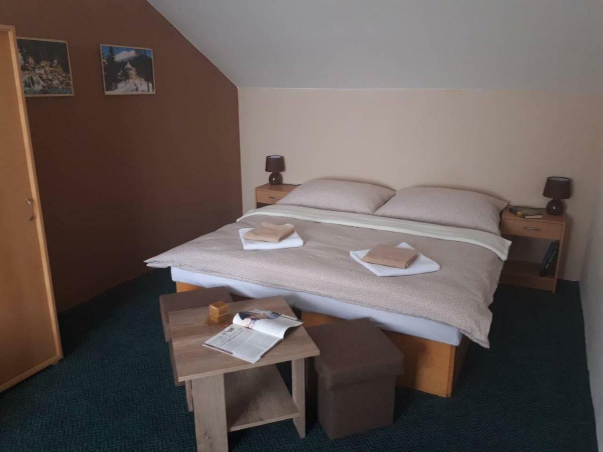 Privat Jonas Villa Strba Luaran gambar